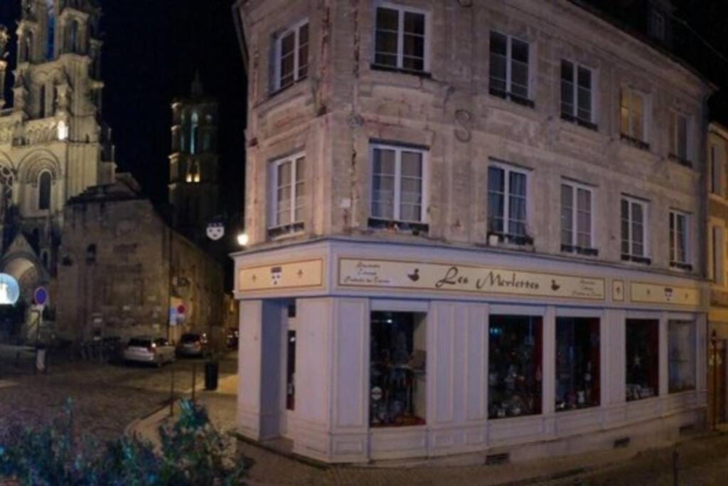 Suite De Charme Au Pied De La Cathedrale Laon Buitenkant foto
